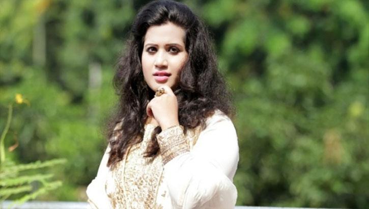 তারেক রহমানকে নিয়ে ‘নেতা আসছে’ গেয়ে সাড়া জাগালেন ন্যান্সি